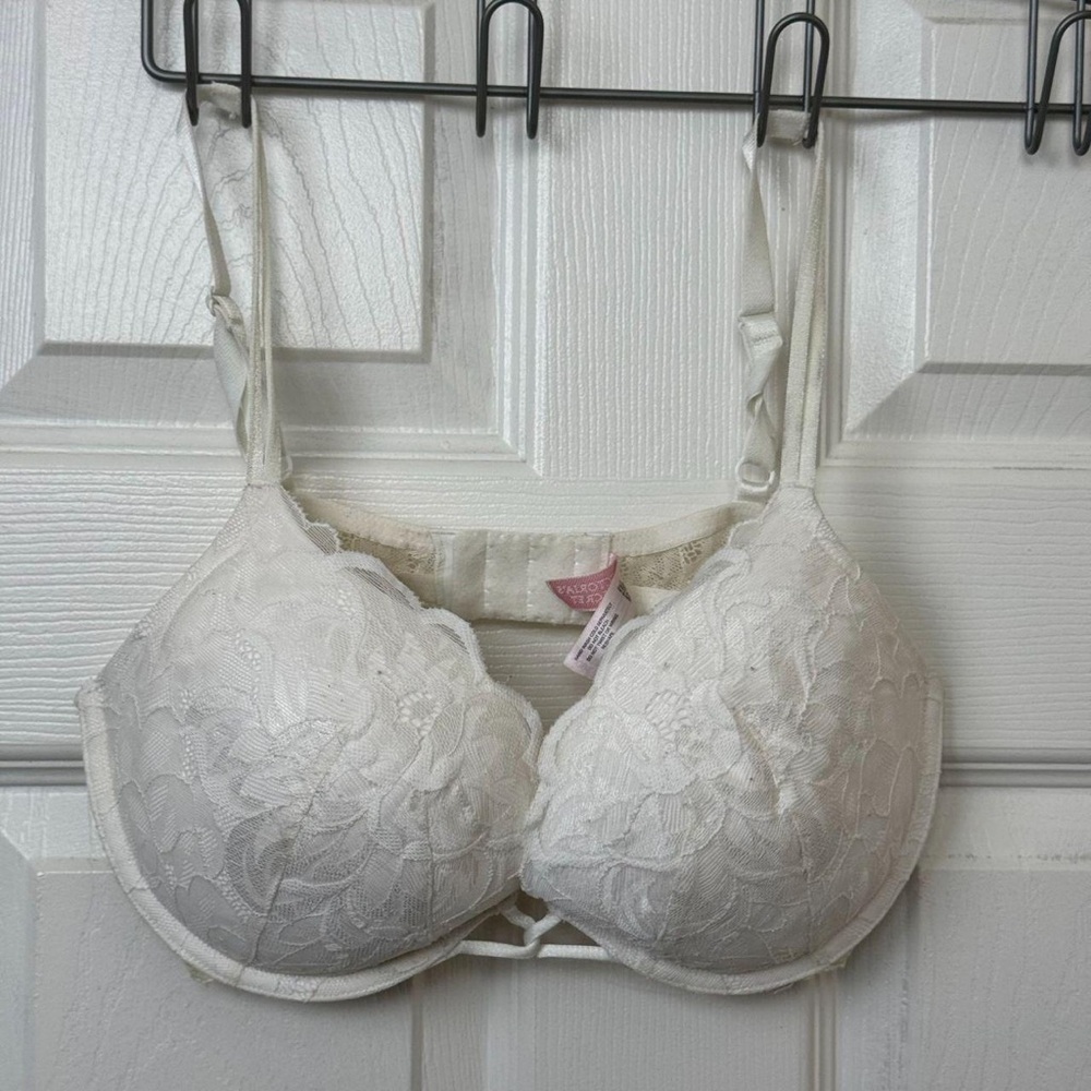 Victoria's Secret White Floral Lace Bra